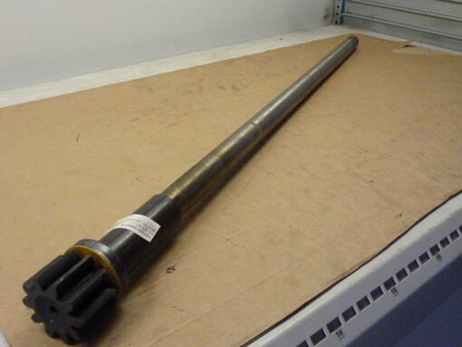SR680-690 vetoakseli oikea pitkä - Sampo-Rosenlew ajovoimansiirto - k5-23-01 - 1