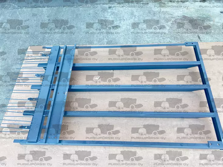 SR2000 heittokuljettimen runko - Sampo-Rosenlew puintikoneisto - s-191 - 1