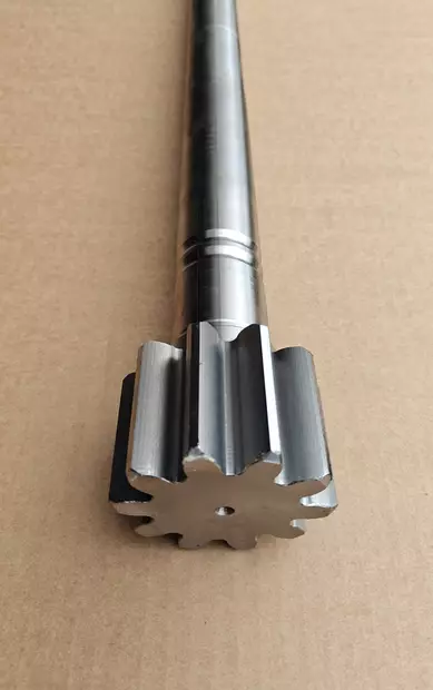 SR2000 vetoakseli uudempi - Sampo-Rosenlew ajovoimansiirto - s-104 - 2