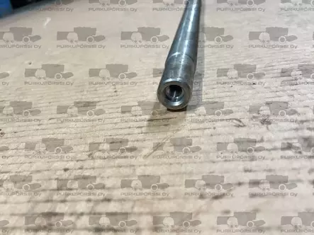 SR40-680 puhaltimen akseli - Sampo-Rosenlew puintikoneisto - a-034 - 2