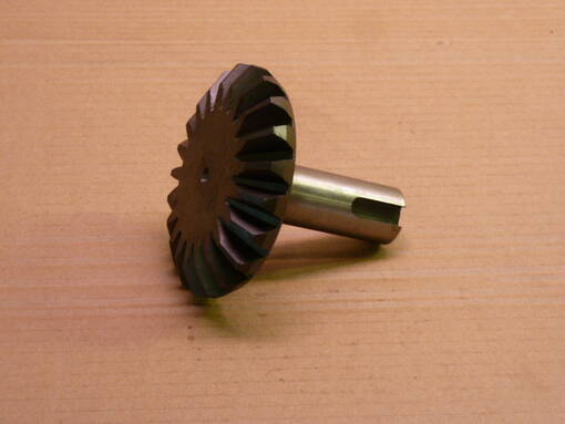 Nh 3465 - New Holland diverse delar - k7-28-05 - 1