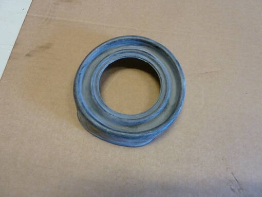 MF kytkimen suojakumi pieni - Massey Ferguson puimurin varaosat - mf.68 - 1